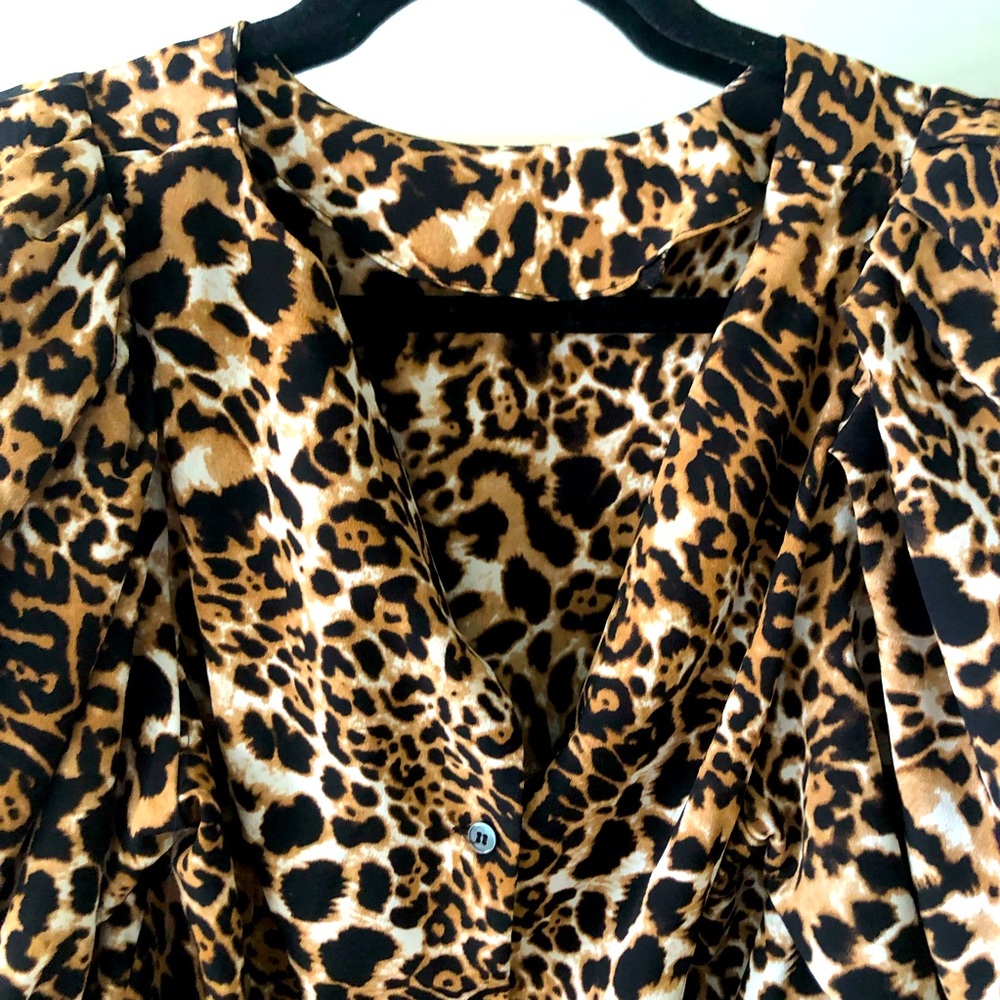 NEW LUXURY ANIMAL PRINT PUFF SLEEVE BLOUSE - Picture 7 of 9